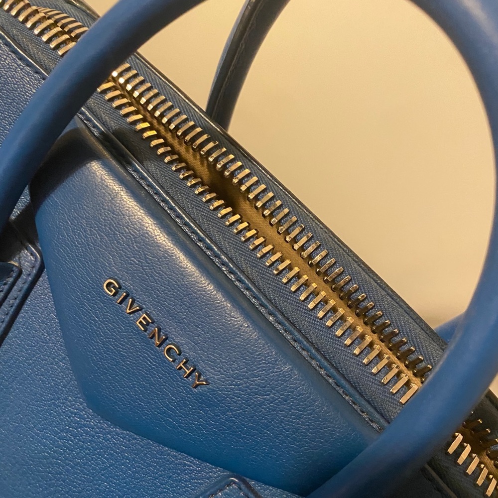 Givenchy Antigona - Picture 13 of 15